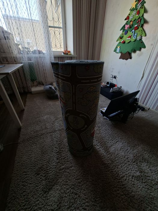 Ковёр (в хорошем состоянии)