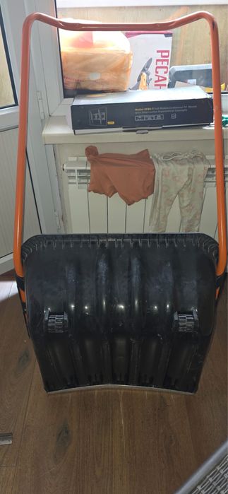 Продам лопату для чистки снега