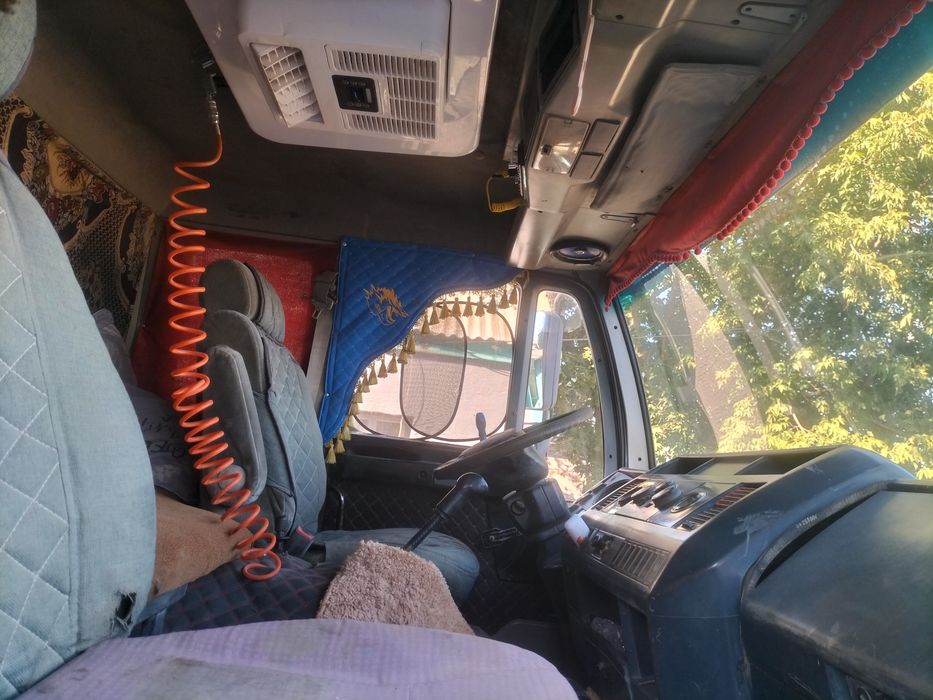 Самосвал хова на полном ходу