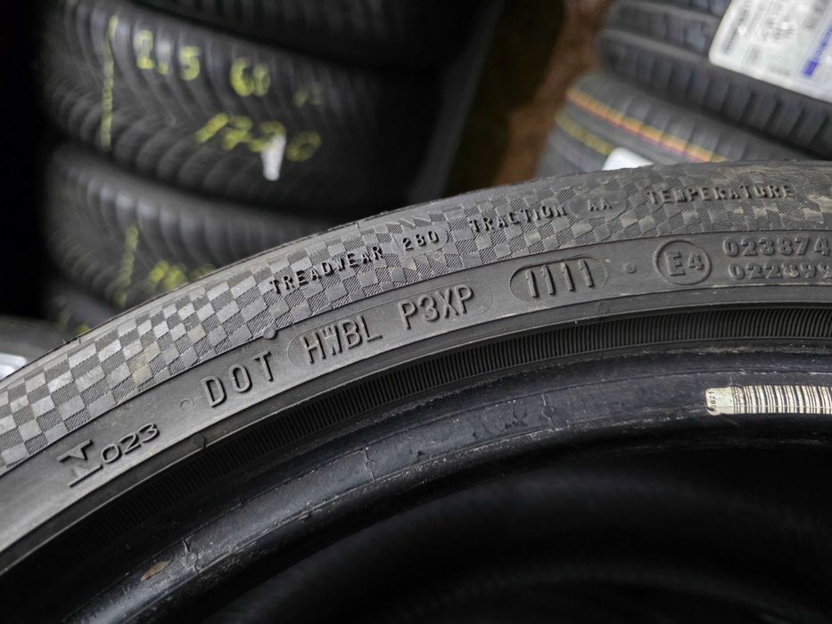 2бр Летни гуми 275 35 18 - Continental