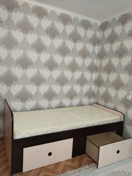 Продам одно спальный кровать.