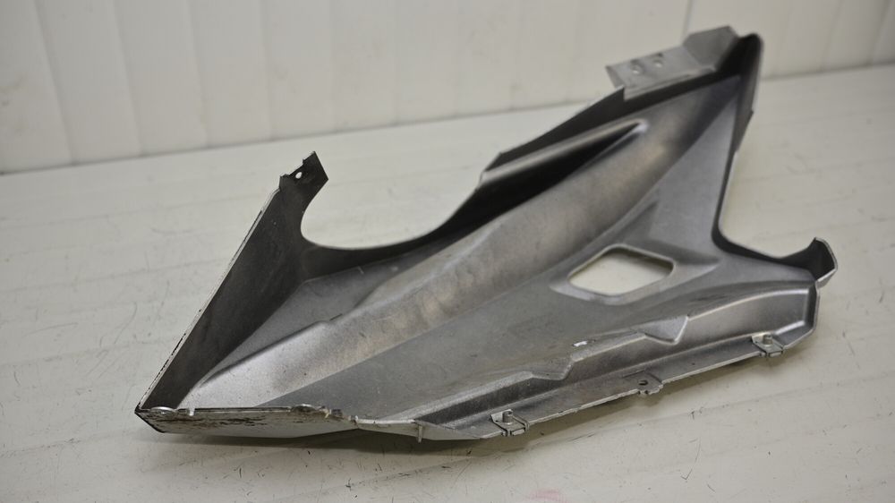 Carena Inferioara Dreapta Yamaha YZF-R125 2008 - 2012