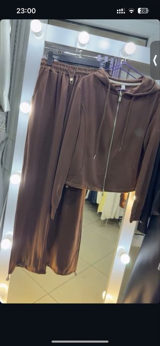 Продам спортивный костюм