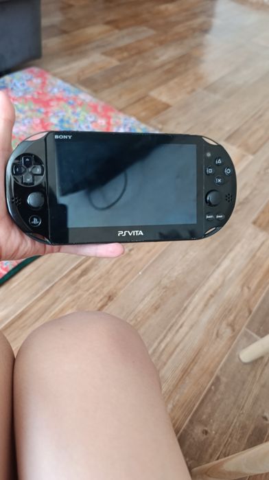 Игравая приставка psvita