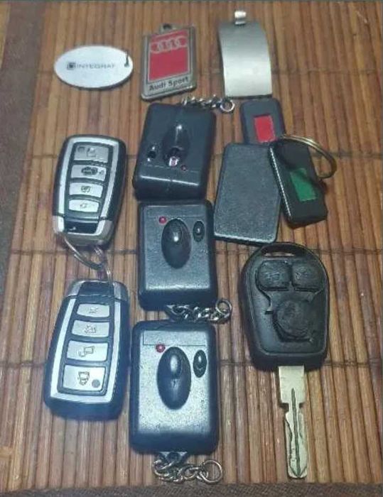 Cheie cu cip BMW, telecomanda pt inchidere centralizata, alarma sau garaj, breloc cheie auto autoturism masina pt orice marca sau motor motoare garaj