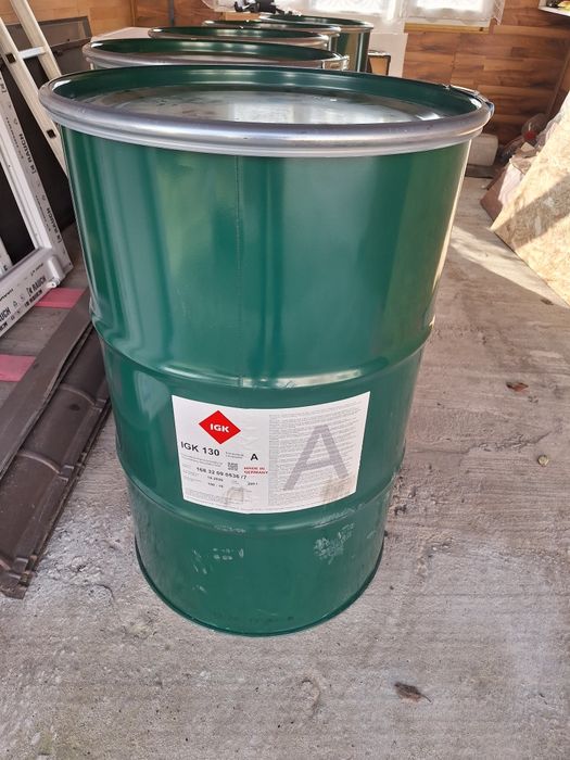 Vând butoaie tablă 200l