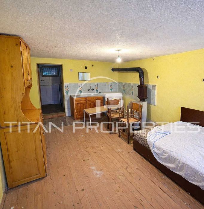 Къща за продажба в с. Чавдар