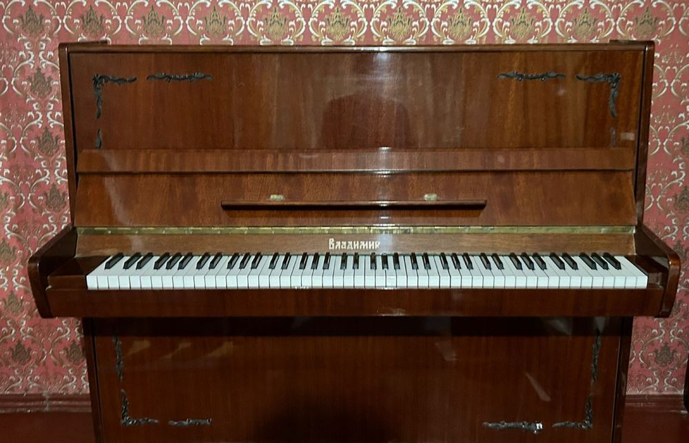 продам пианино 100к