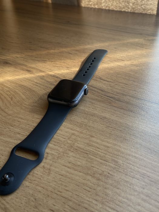 продам apple watch se 40mm