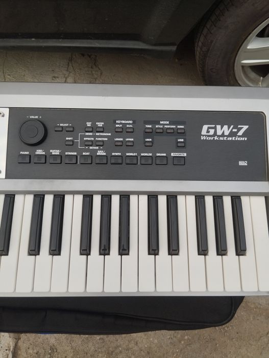 Vând orga Roland Gw 7