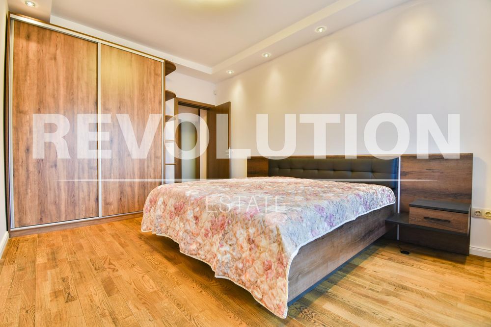 Дава се под наем Тристаен апартамент в София, Център - 110 кв.м за 1450 € - Снимка #5