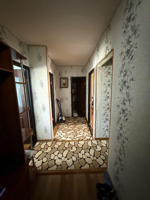 Продаётся 3х комнатная квартира переделанная в 4х комнатную!