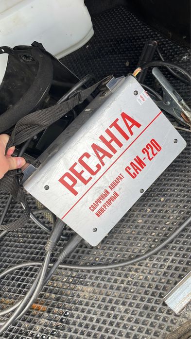 Сварочный аппарат со шлемом