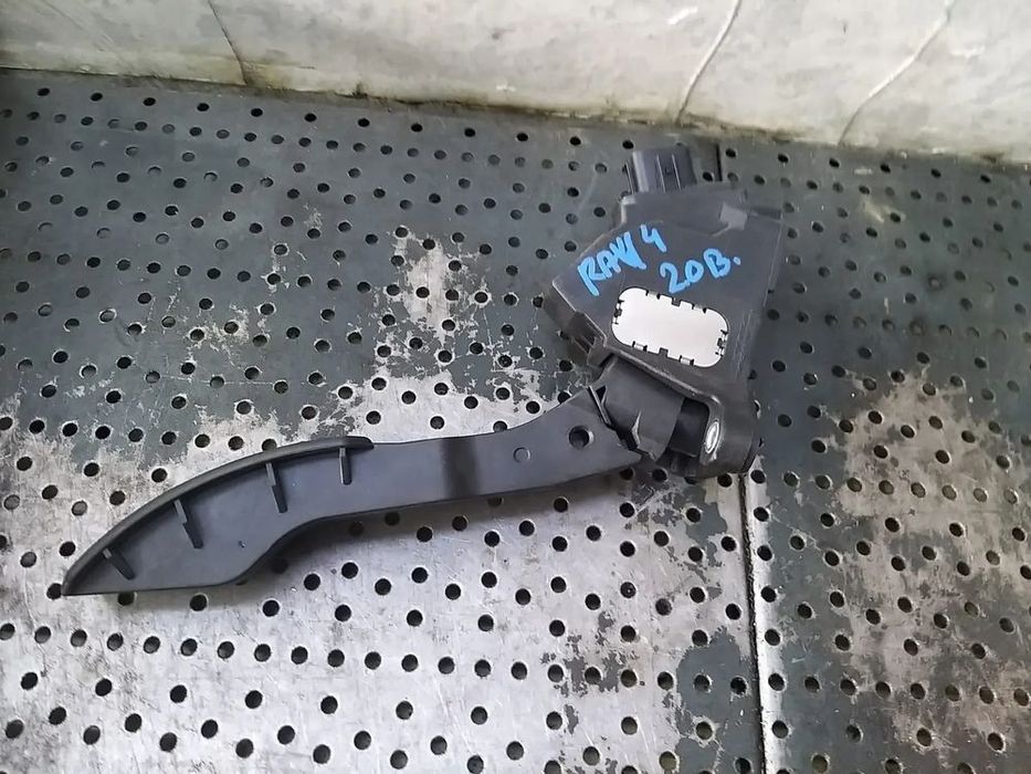 Pedala acceleratie 2.0 b toyota rav 4 3 a3 781100w010