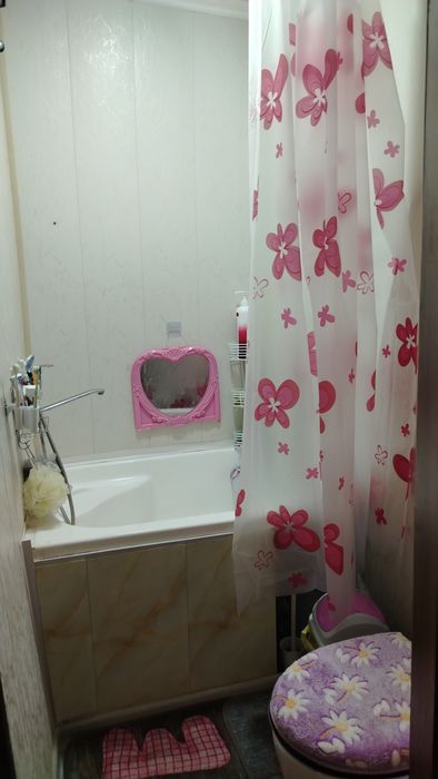 Продается не большой домик на земле в мирабадском районе. Узбум