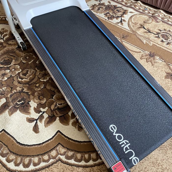 Продам беговую дорожку