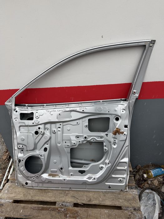Предна дясна врата Toyota Corolla Cross 2024
