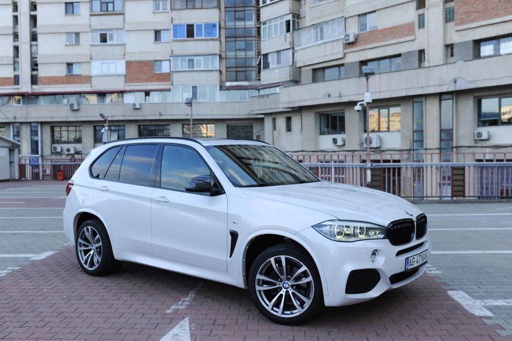 BMW X5 M-PAKET 3.0D 258CP M-PAKET//Panormaic \\Ceasuri digitale