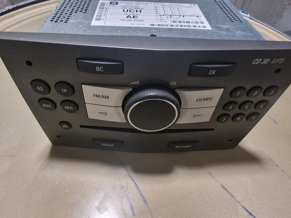 Vând radio CD MP3 --Opel Zafira