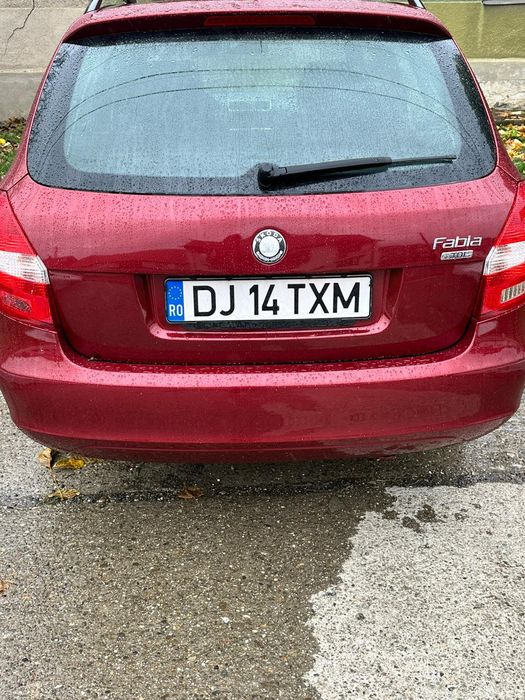 Vând Skoda Fabia