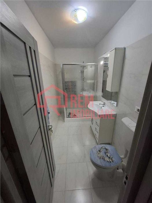 Vanzare apartament 3 camere, renovat, mobilat, 2 bai, centrala. parcare, Dobroesti, Fundeni