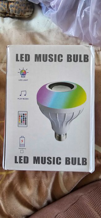 Музикална лед крушка с дистанционно