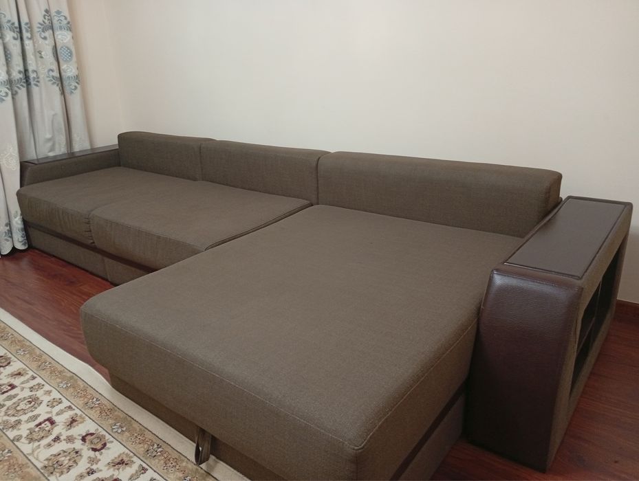 Удобный угловой диван для гостиной