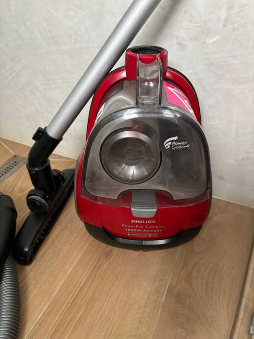 Aspirator fara sac Philips PowerPro Compact