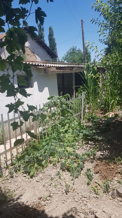 ПРОДАЁТСЯ ДОМ УЧАСТОК 10 сот. Не далеко от трассы.