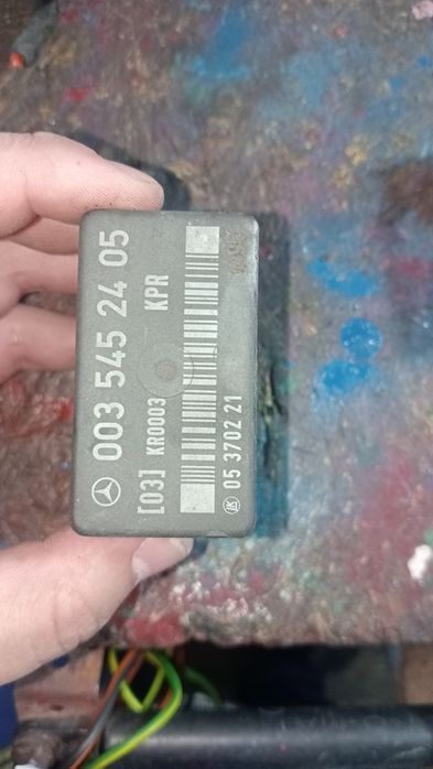 Реле Бензанасоса Мерседес W202 W124