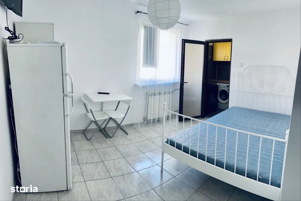 1 decembrie 2 minute metrou si piata trapezului