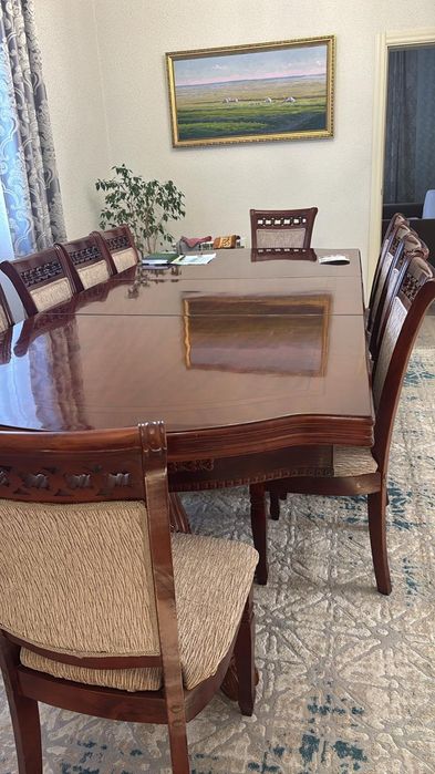 Стол со стульями