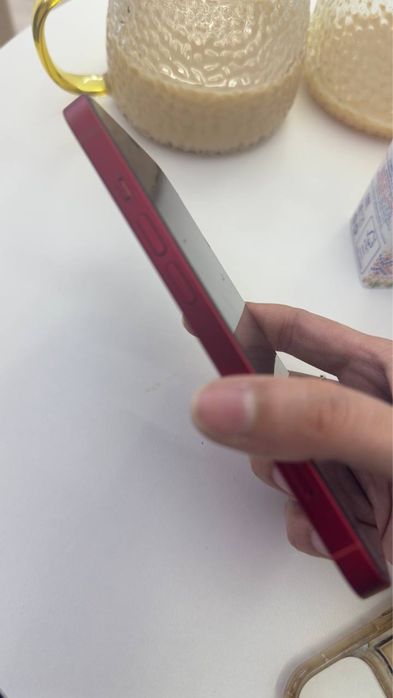 Продам Iphone 13