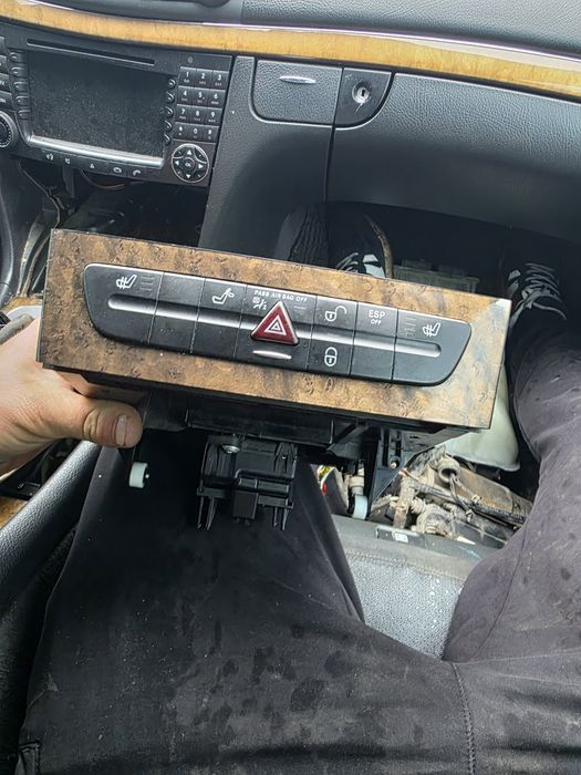 Управление аварийни светлини за Mercedes W211