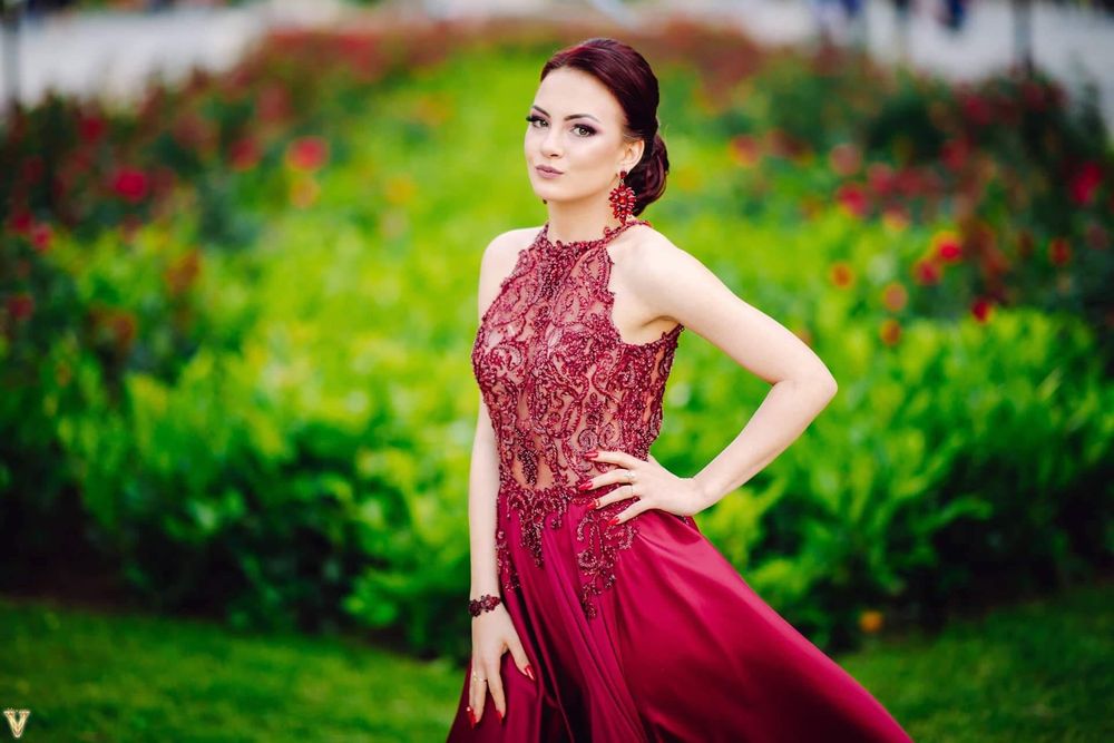 Бална рокля с гол гръб