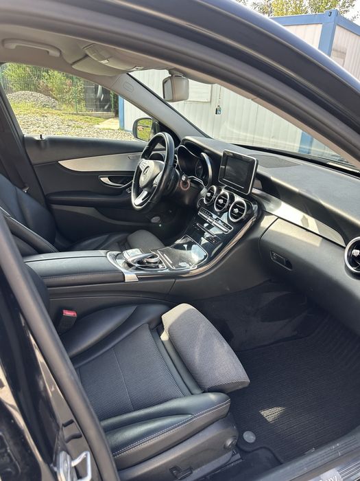 Mercedes-Benz C220 W205 2.2 CDI 170 CP Automat | 2015 | Istoric complet