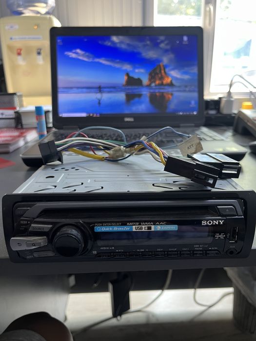 CD плеър Sony CDX-GT35U