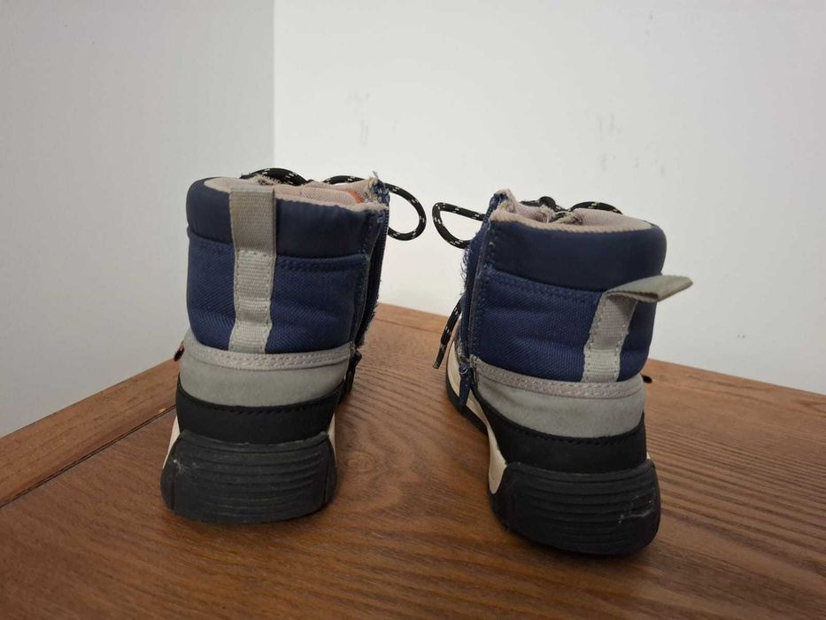 Vand Ghete pentru Copii Zara marime 25