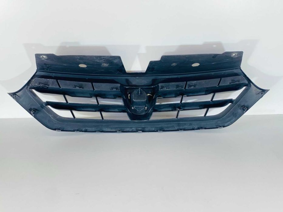 решетка радиаторна Dacia Dokker 2012-2018 г. #1048V.