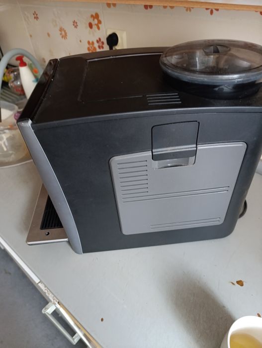 Vând cafetiera Simens!