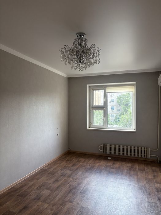 Люстра для зала