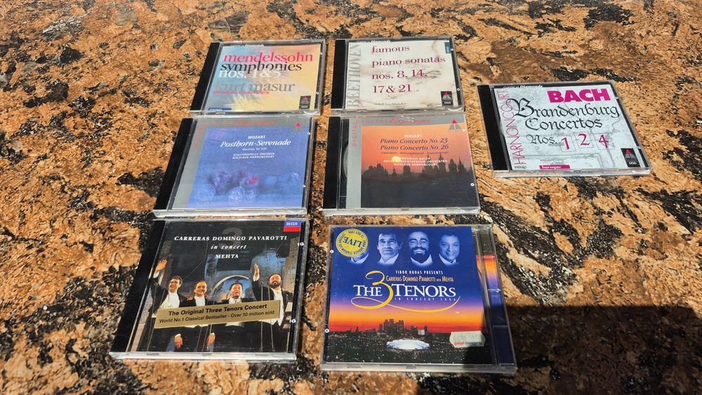 Vând Lot 14 CD cu muzica clasica mixta din colectia TELDEC