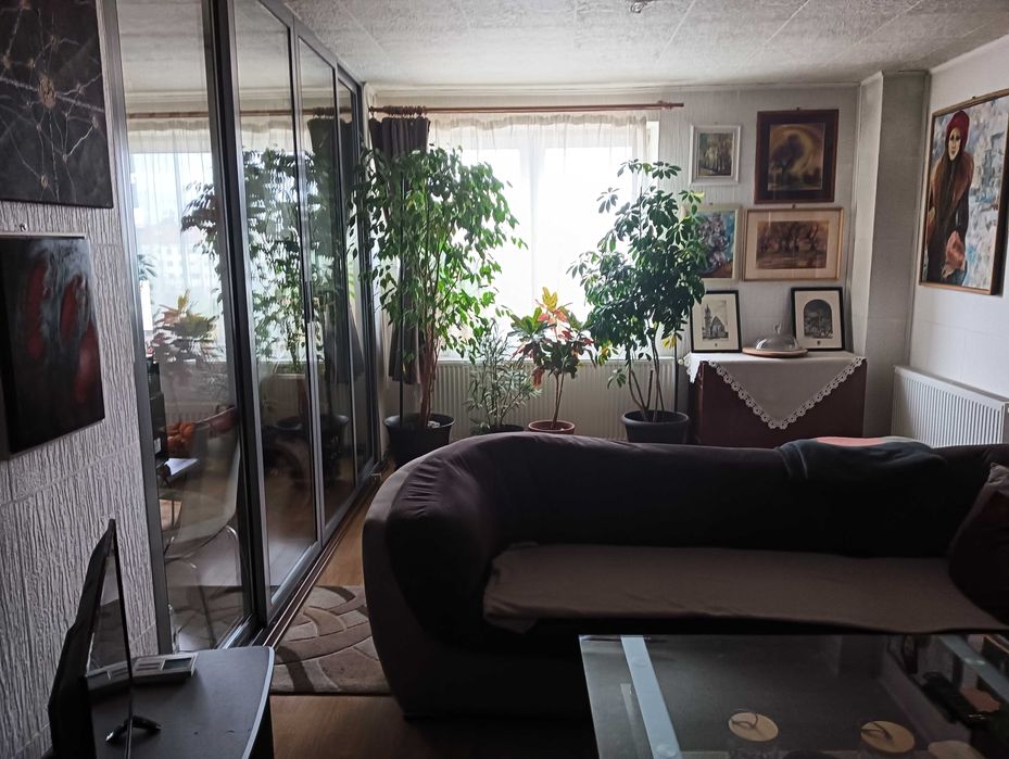 Apartament 4 camere de vanzare