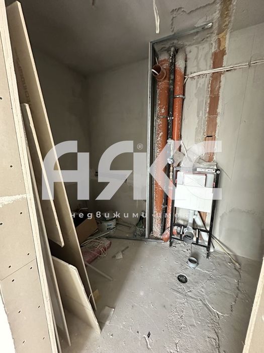 Тристаен апартмент в кв. Хладилника