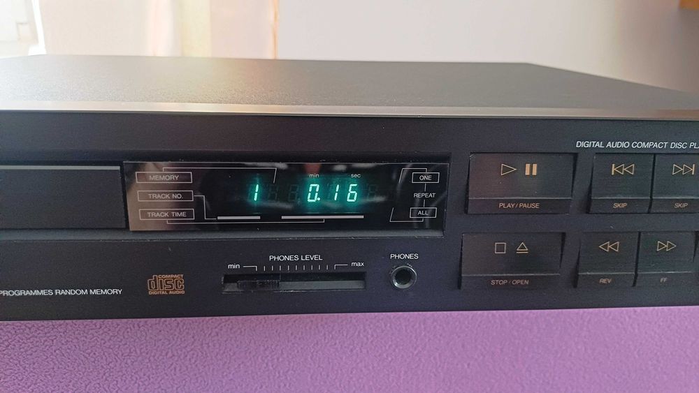 CD player Nesco  HCD-30F, made in japan