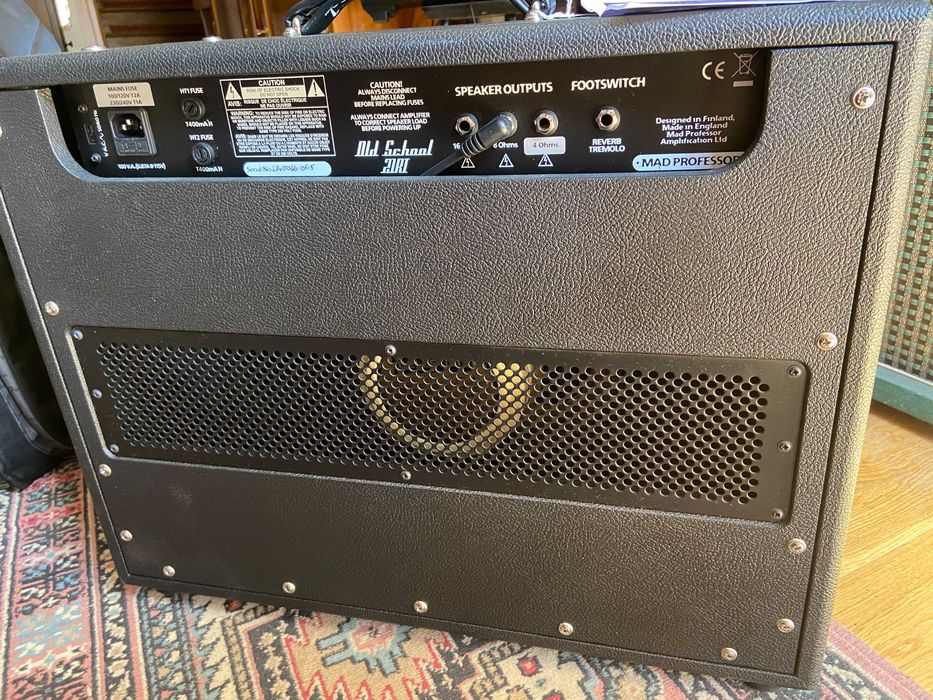 Mad Professor  OLD SCHOOL TR 21W tube amp