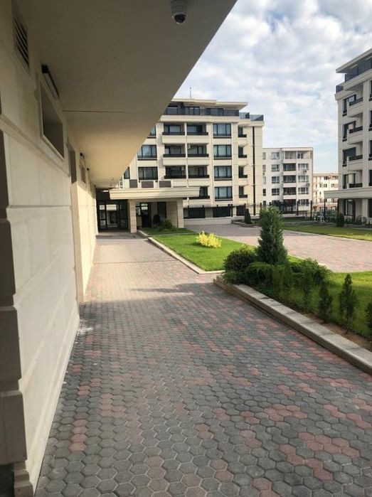 Продава се Двустаен апартамент в София, Младост 2 - 70 кв.м за 5000 €/кв.м - Снимка #12