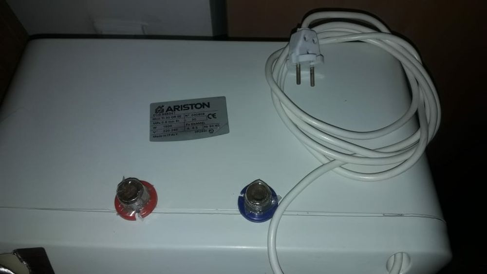 Водонагреватель Ariston - titan 30 литров
