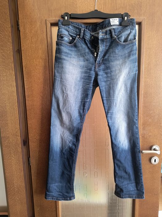 3 мъжки тениски с къс ръкав за 20 лева, дънки