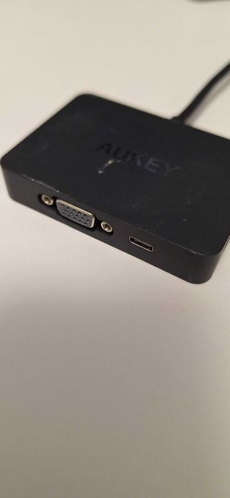 Hub USB-C, Aukey, 4 x USB 3 plus VGA